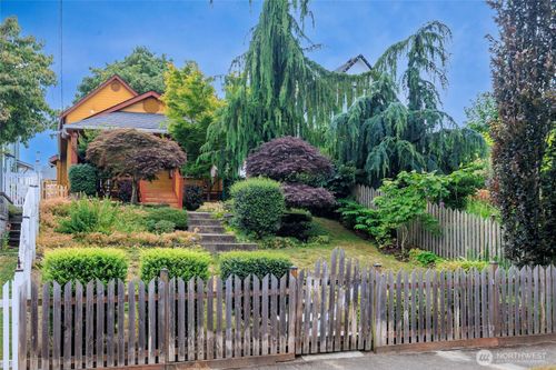 521 Avenue C, Snohomish, WA, 98290-2427 | Card Image