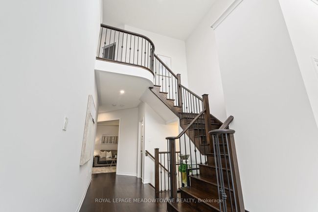 121 Upper Canada Crt, House other with 4 bedrooms, 4 bathrooms and 4 parking in Georgetown ON | Image 25
