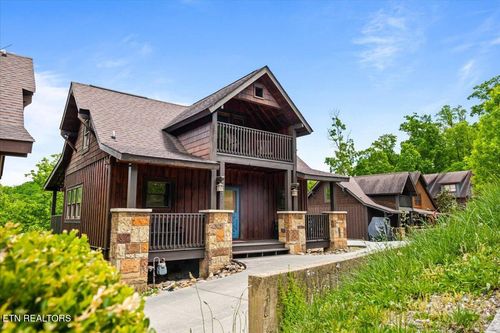 230 Foxwood Dr, Caryville, TN, 37714-3333 | Card Image