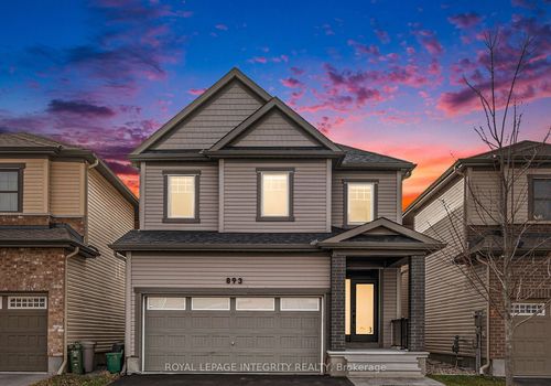 893 Stallion Cres, Ottawa, ON, K2S0Y7 | Card Image