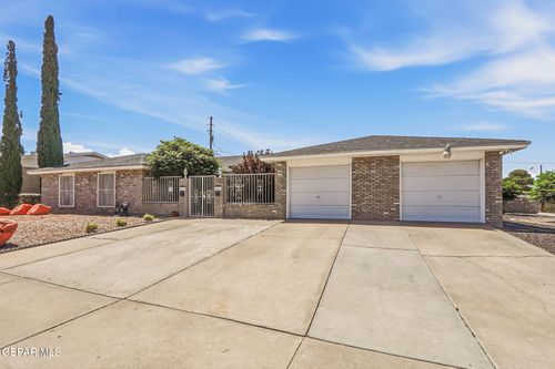 6835-6833 Escondido Dr, El Paso, TX, 79912-3153 | Card Image
