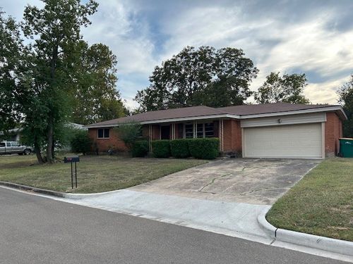 104 N Emberwood Dr, Robinson, TX, 76706-5417 | Card Image