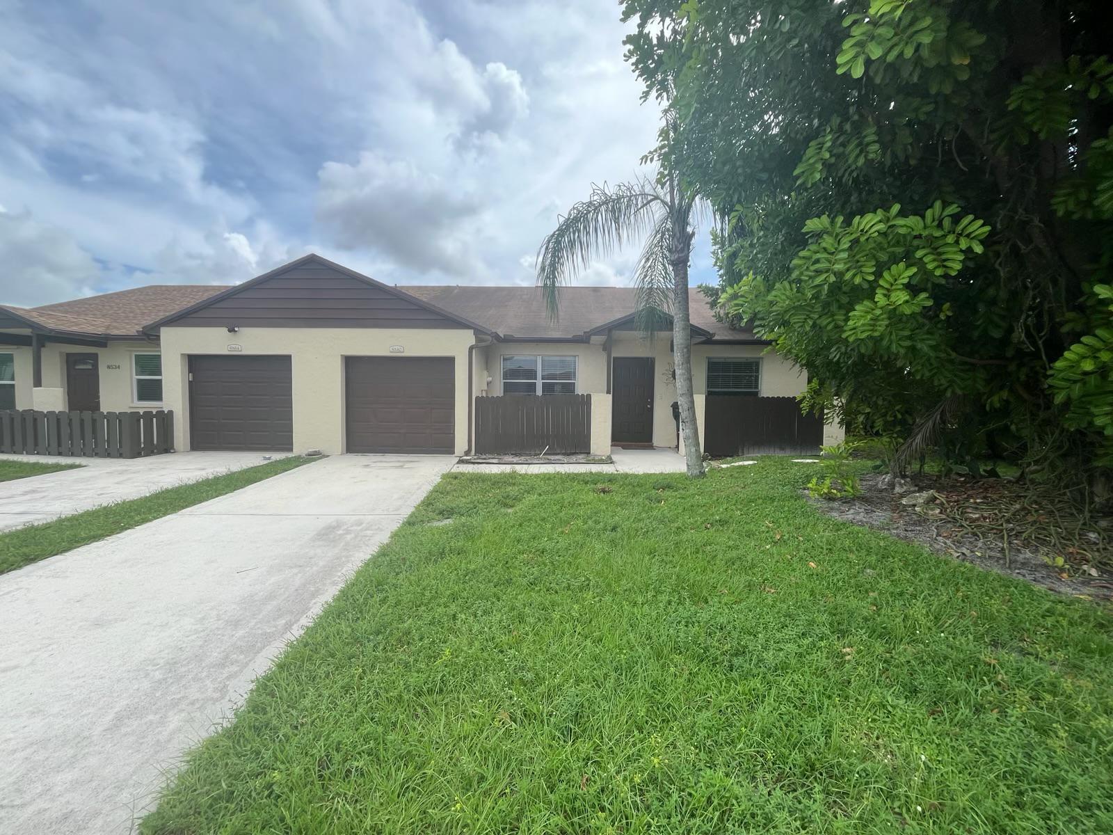 Lake Point Ct, Lake Worth, FL 33467