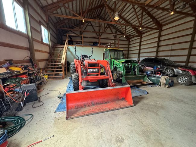 Inside shop - equipment included | Image 52