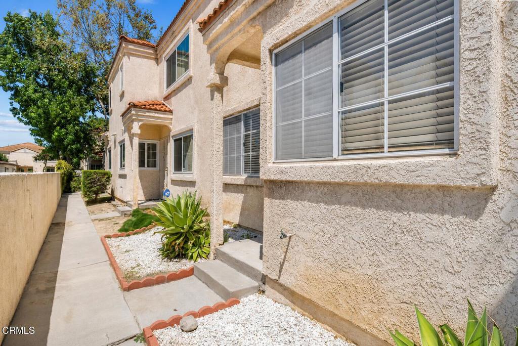 Residential in Paramount 3