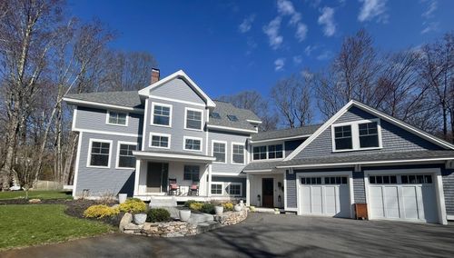 105 Ministerial Rd, Bedford, NH, 03110-5338 | Card Image
