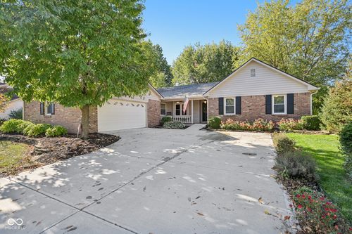 8125 Castle Cove Rd, Indianapolis, IN, 46256-1601 | Card Image