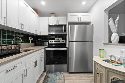 275-275 Farnham L, Deerfield Beach, FL, 33442-2942 | Card Image