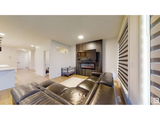 9468 Pear Cres Sw, House other with 3 bedrooms, 3 bathrooms and null parking in Edmonton AB | Image 13