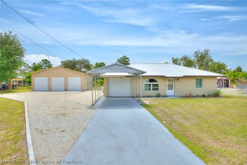 147 Johnson Ave, Lake Placid, FL, 33852-7621 | Card Image