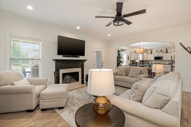 Formal Living Room | Image 13