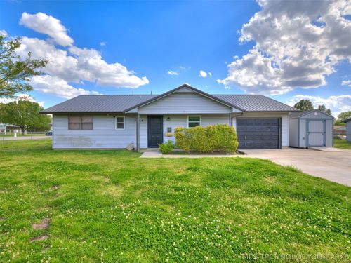 3894 W Country Rd, Skiatook, OK, 74070-4923 | Card Image