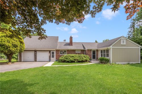 634 Black Point Ln, Portsmouth, RI, 02871-5209 | Card Image