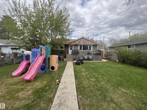 21 Elizabeth Dr, Fort Saskatchewan, AB, T8L2M4 | Card Image