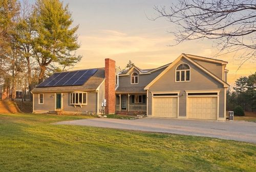 64 Village St, Millis, MA, 02054-1726 | Card Image