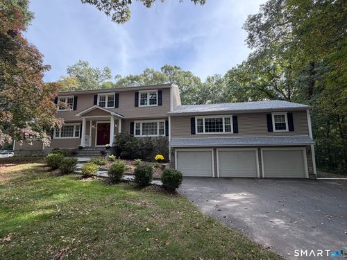 76 Bunker Hill Dr, Trumbull, CT, 06611-1409 | Card Image