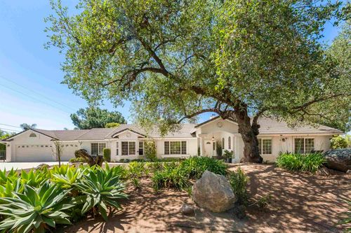 10525 Burned Oak Ln, Escondido, CA, 92026-6938 | Card Image