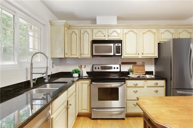 9685 Cone Ct, House other with 3 bedrooms, 3 bathrooms and null parking in Roswell GA | Image 9