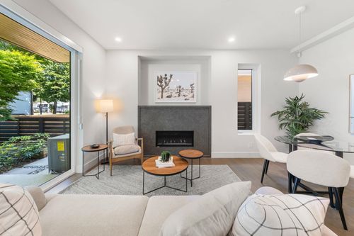 1-638 E 46th Ave, Vancouver, BC, V5W2A3 | Card Image