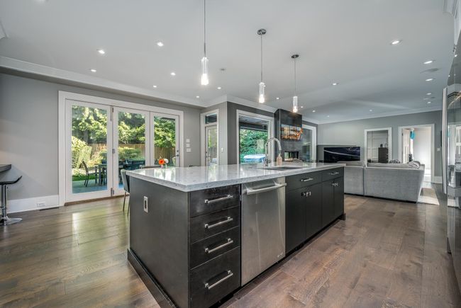1138 Ridgewood Drive, House other with 6 bedrooms, 5 bathrooms and 4 parking in North Vancouver BC | Image 8