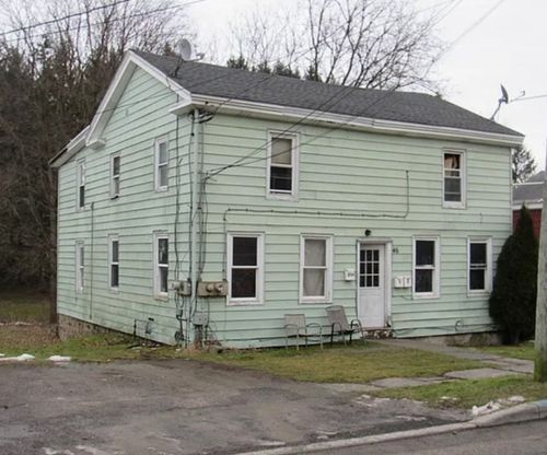 46 Maple St, Lyons, NY, 14489-1061 | Card Image