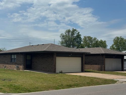931-933 N Main Avenue, Republic, MO, 65738 | Card Image