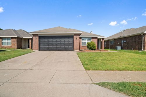 7816 Whitney Ln, Fort Worth, TX, 76112-6168 | Card Image