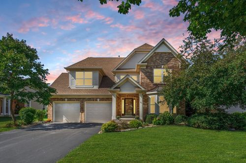 30 Windstone Dr, North Aurora, IL, 60542-6612 | Card Image