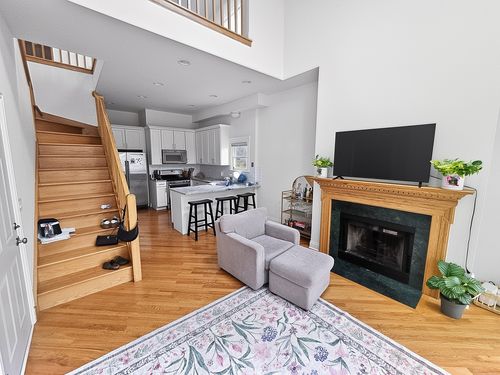 3w-1657 Wrightwood Ave, Chicago, IL, 60614-1938 | Card Image