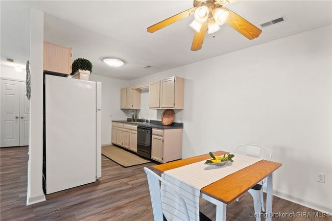 207 Colonial Club Dr, Condo with 2 bedrooms, 2 bathrooms and null parking in New Albany IN | Image 14