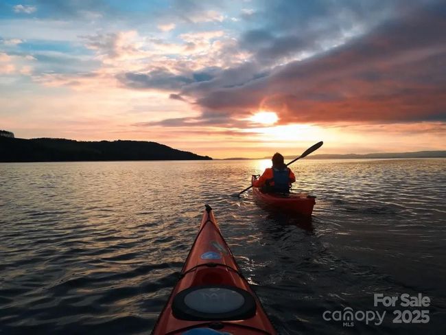 Sunset kayaking on Lake Norman | Image 31