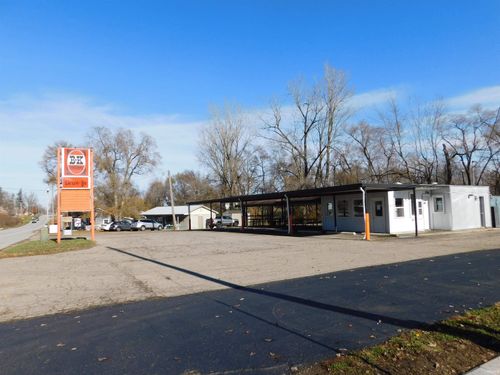 606 N Jefferson St, Silver Lake, IN, 46982-8976 | Card Image