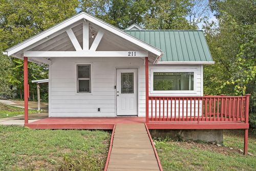 211 W 4th St, Galena, MO, 65656-9699 | Card Image