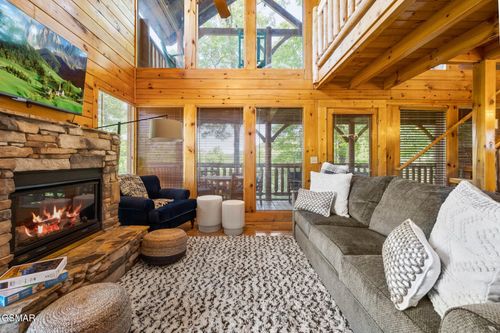 1105 Autumn Path Way, Sevierville, TN, 37862-7714 | Card Image