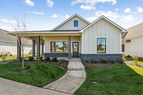 4508 N Harborside Dr, Wichita, KS, 67204-2320 | Card Image