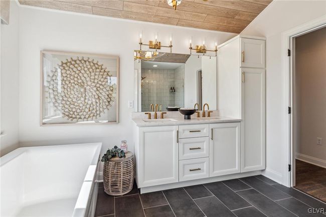 Owner's Bath | Image 29