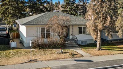 4107 Centre St Nw, House other with 5 bedrooms, 2 bathrooms and 3 parking in Calgary AB | Image 1