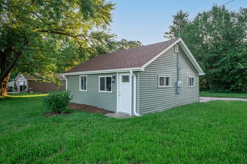 335 W Grove St, CAPRON, IL, 61012-9781 | Card Image