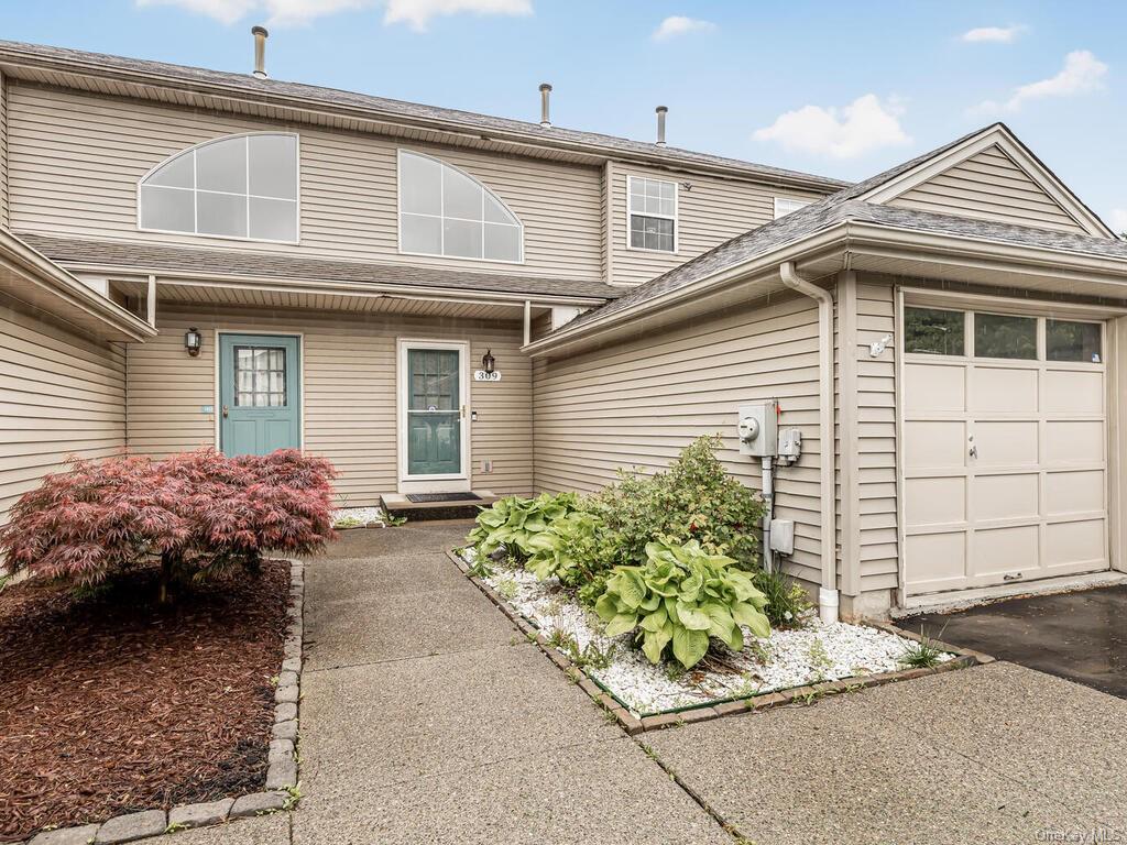 Auburn Ct, Fishkill, NY 12524