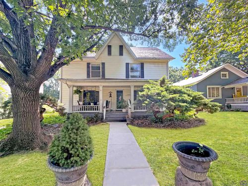 1230 West St, Emporia, KS, 66801-5526 | Card Image