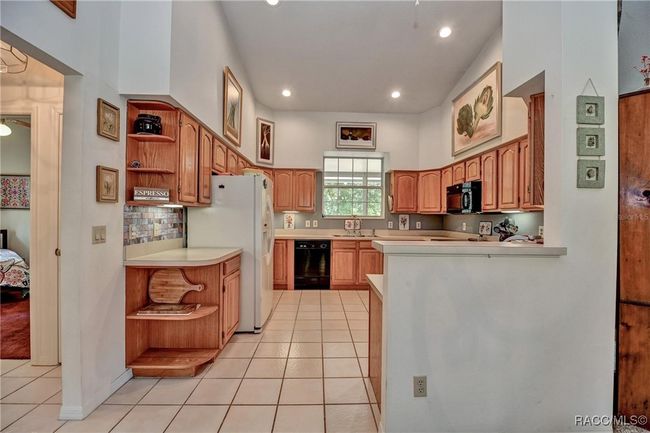 7802 Fairwind Loop, House other with 3 bedrooms, 2 bathrooms and 2 parking in Hernando FL | Image 17