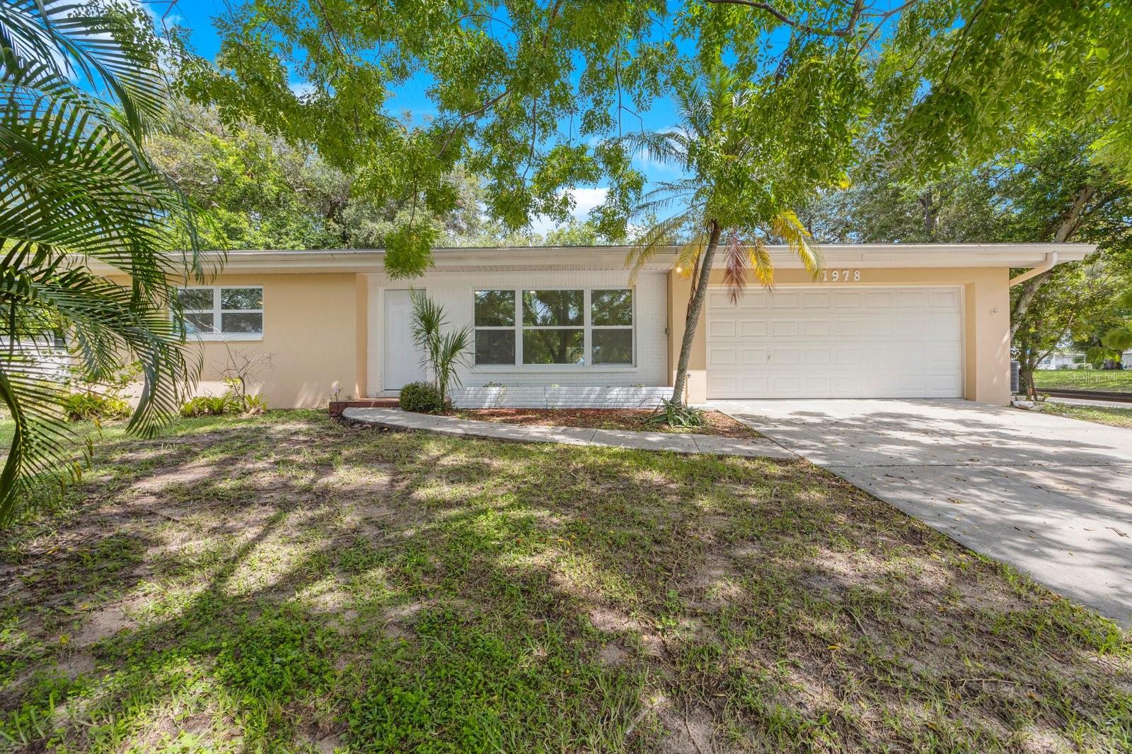 Rebecca Dr, Clearwater, FL 33764