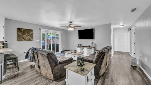 504 Lovers Ln, Bowie, TX, 76230-2608 | Card Image