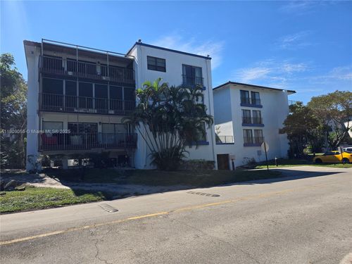 206-6010 S Falls Circle Dr, Lauderhill, FL, 33319-6909 | Card Image