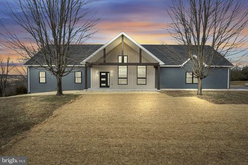 158 Sherby Ln, Shermans Dale, PA, 17090-8606 | Card Image