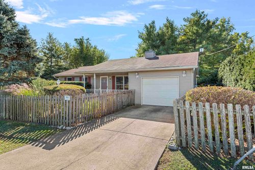 301 N Grand Ave, Auburn, IL, 62615-9702 | Card Image