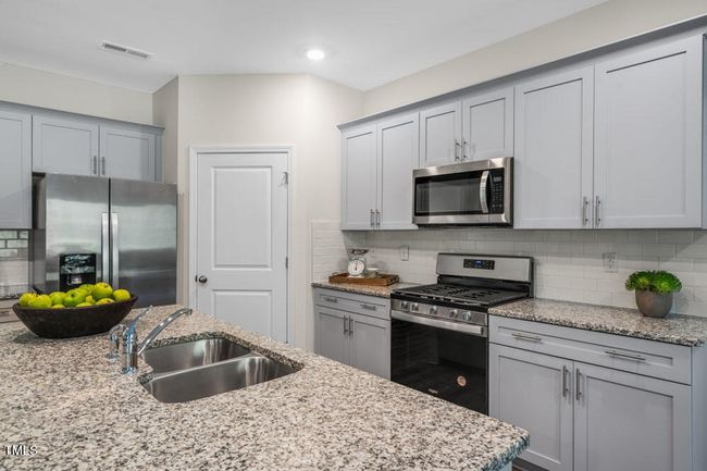Kitchen | Image 11