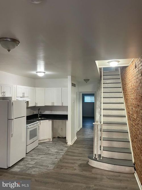 2042 Dennie St, PHILADELPHIA, PA, 19140-1723 | Card Image