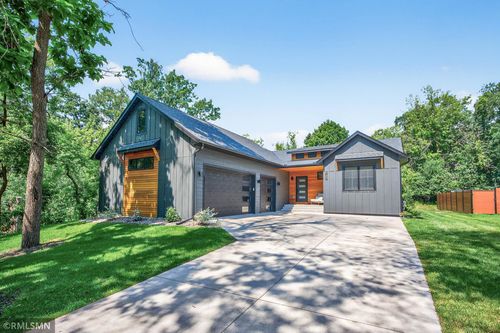1401 Harmony Dr, Mahtomedi, MN, 55115-1418 | Card Image