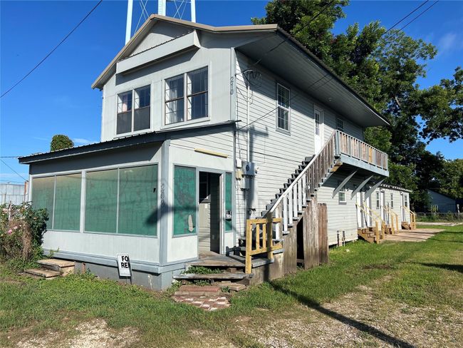 208 W 2 Nd St, House other with 2 bedrooms, 1 bathrooms and null parking in Sweeny TX | Image 10